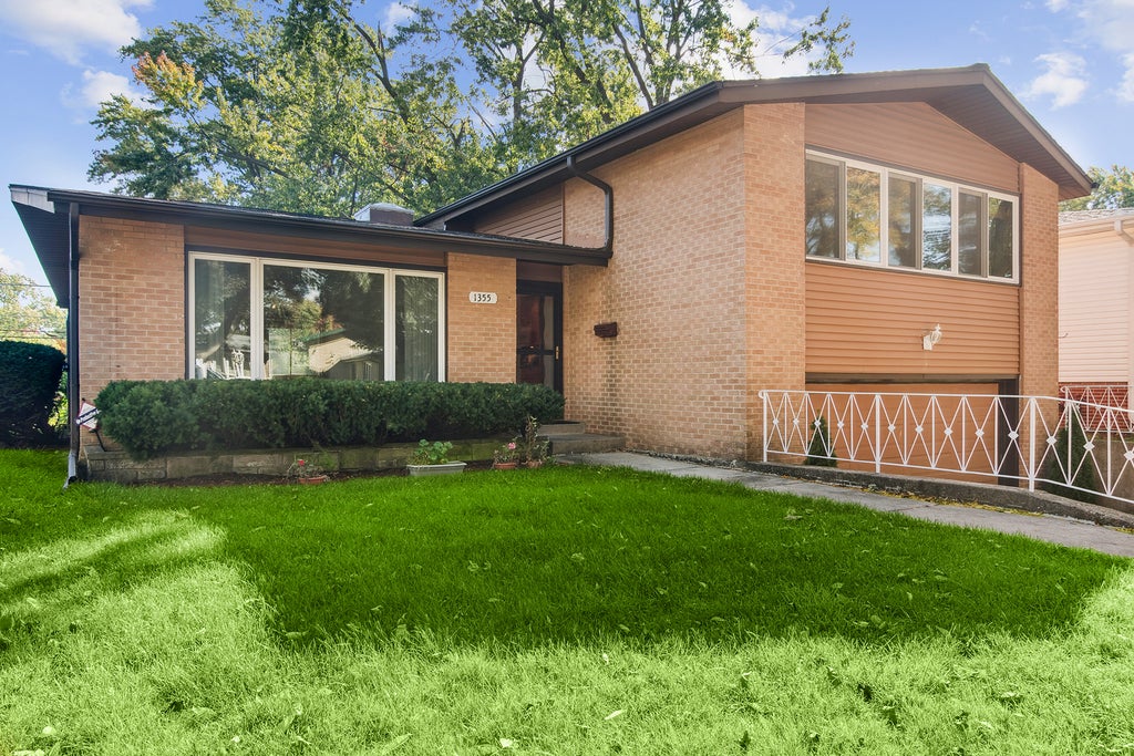 1355 Phoenix Drive, Des Plaines