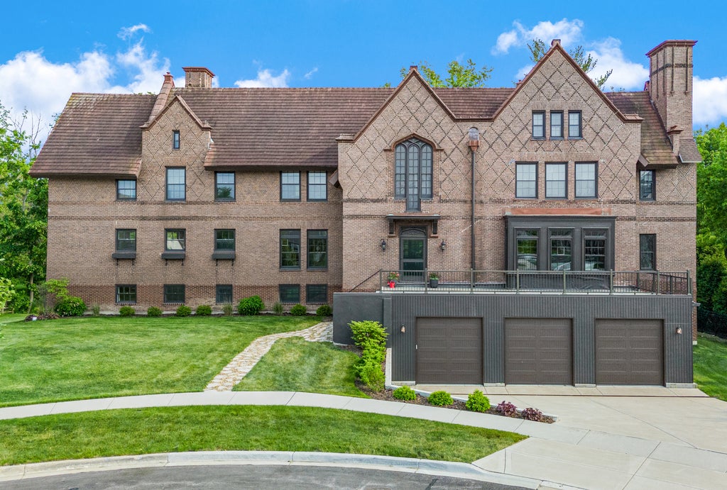 141 Loretto Court, Wheaton
