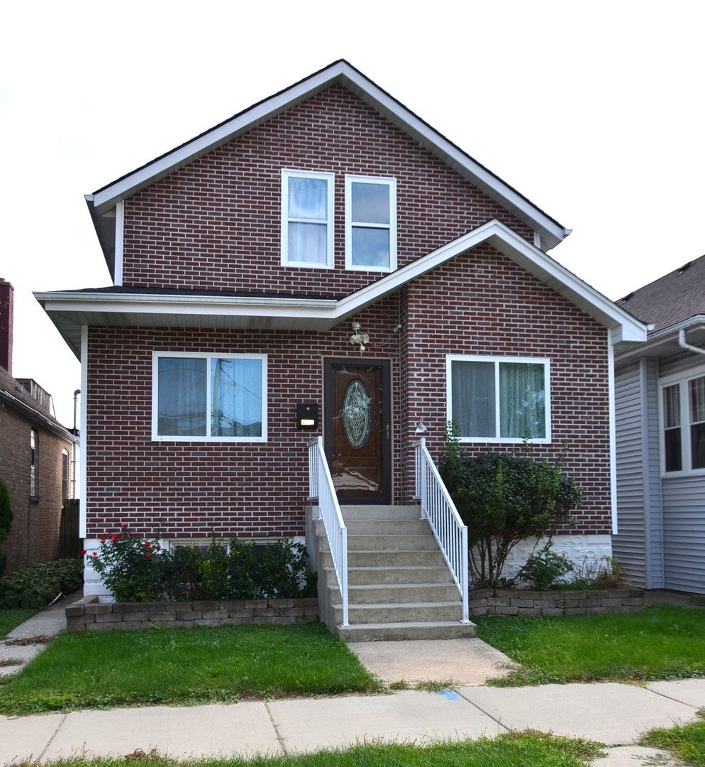 4923 West Winona Street, Chicago