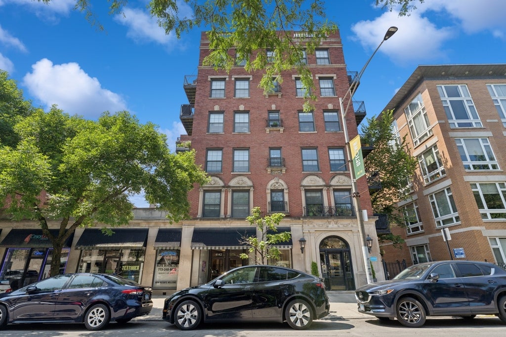 4144 North Sheridan Road 408, Chicago, 60613