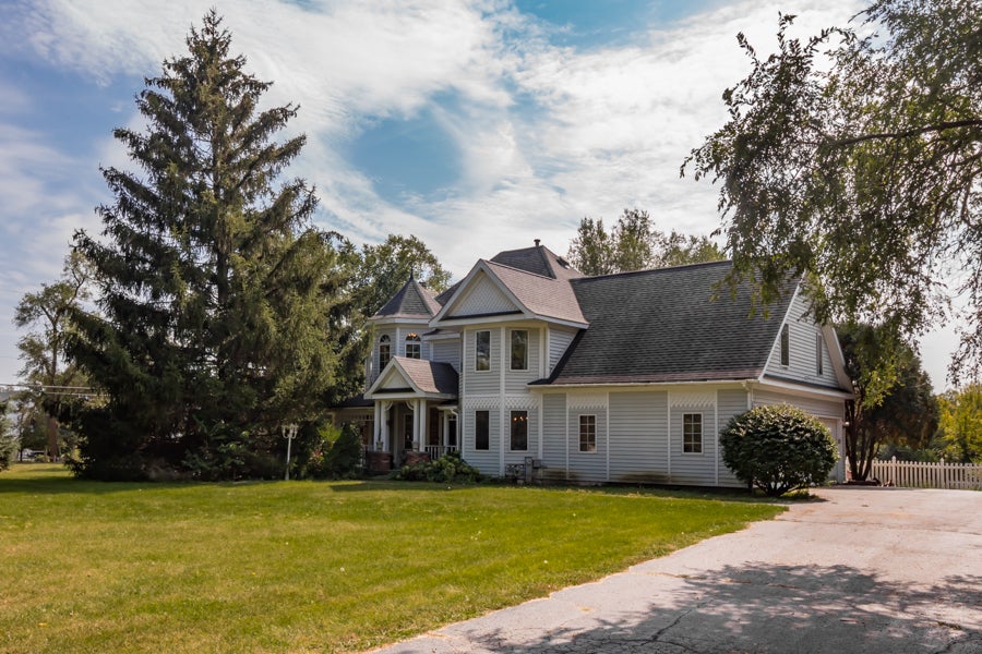 6107 Coachlight Road, Crystal Lake