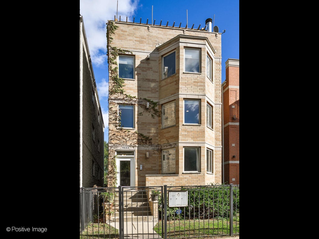 1533 North Campbell Avenue 2, Chicago