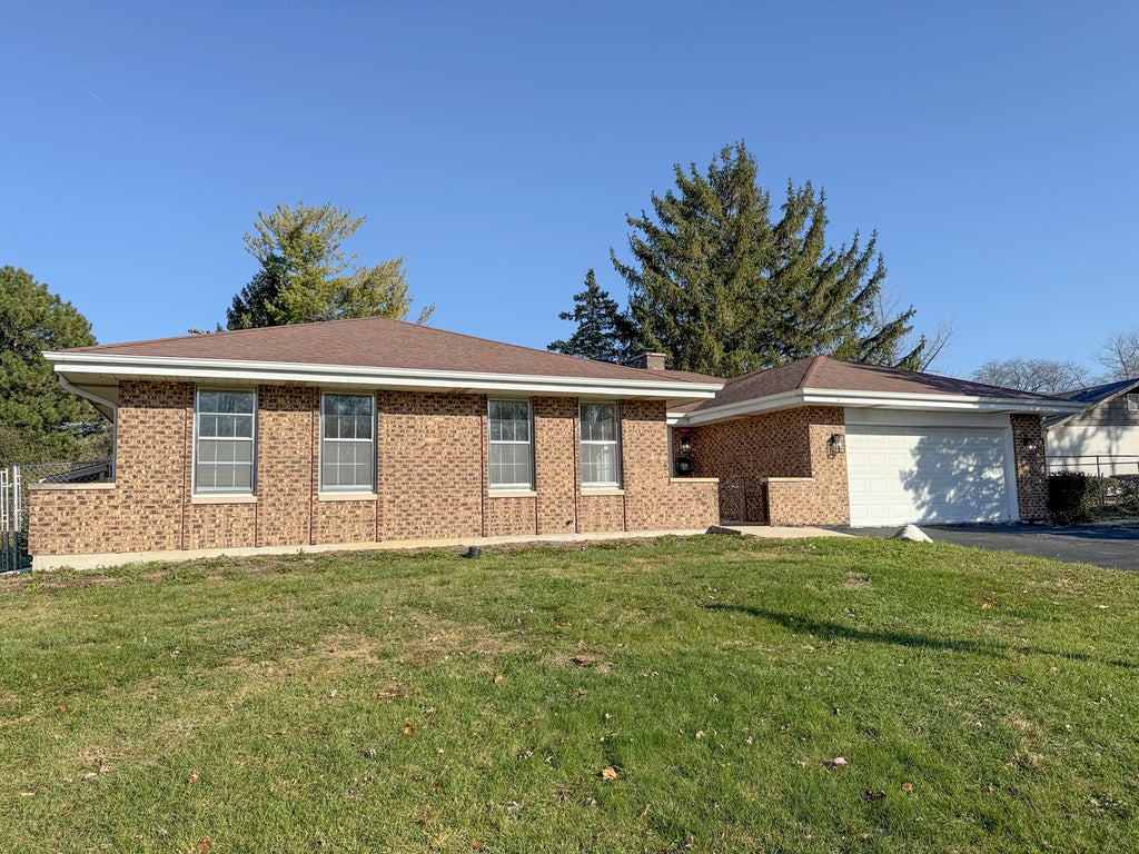 823 Bradoc Street, Chicago Heights