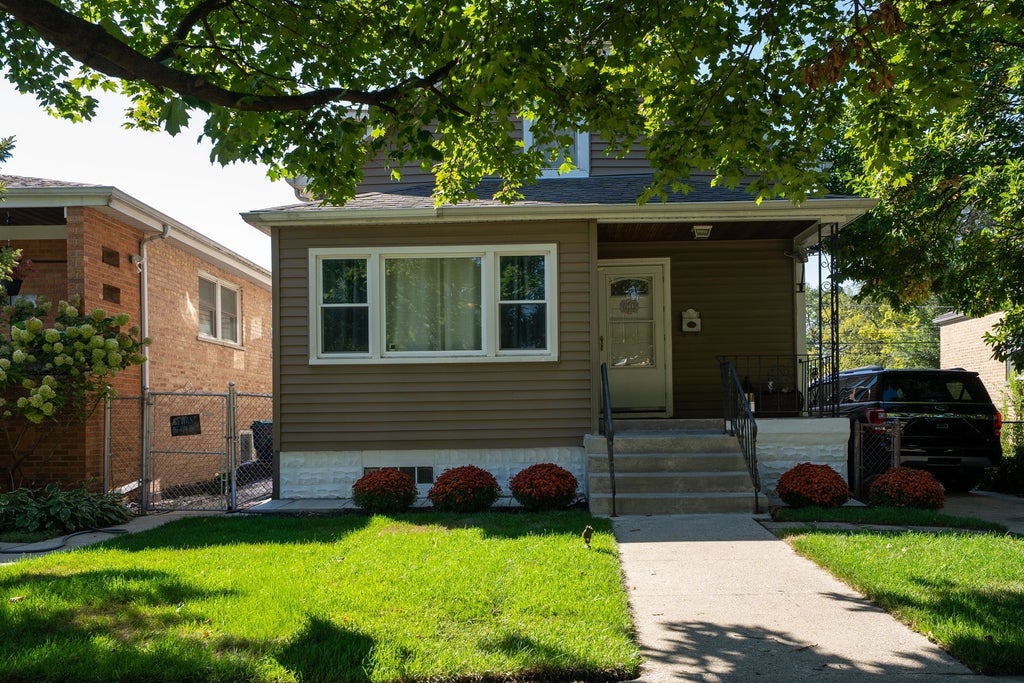 2711 West 98th Place, Evergreen Park