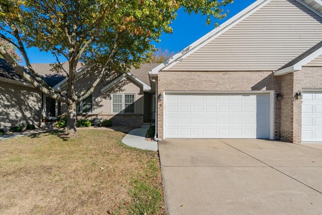 107 North Blair Drive 8, Normal, 61761