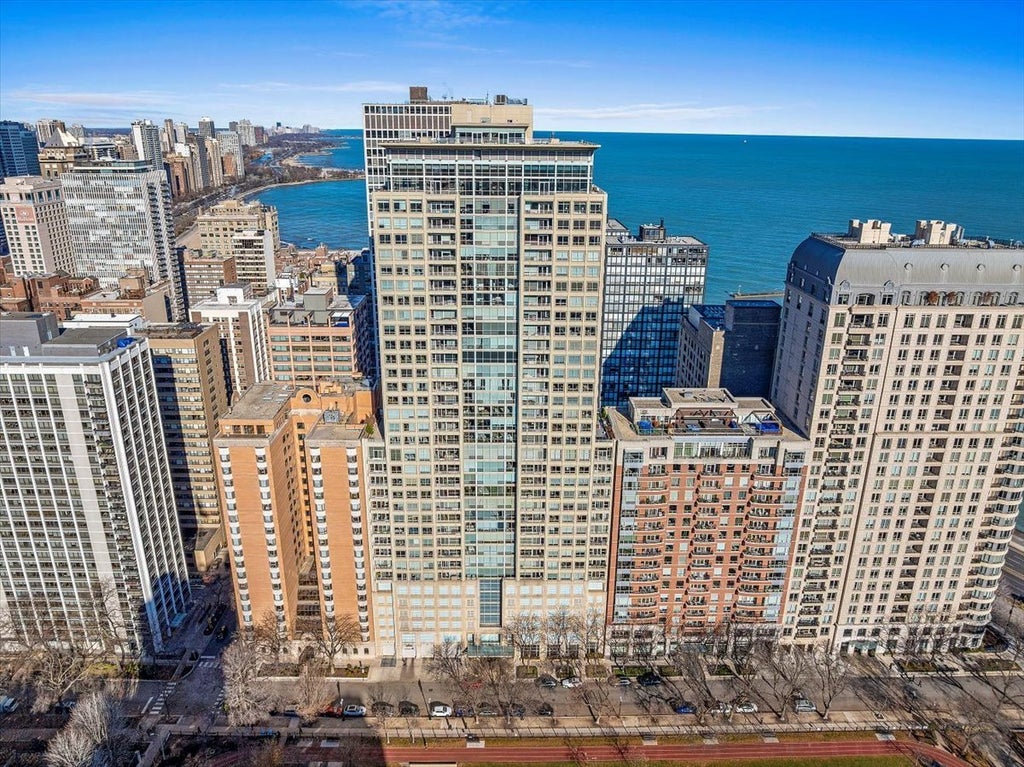 250 East Pearson Street 1601, Chicago, 60611