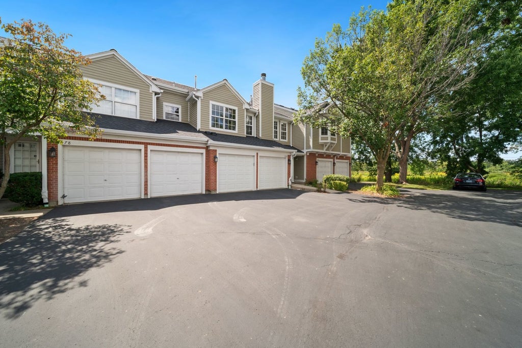 580 Muskegan Court 580, Vernon Hills, 60061