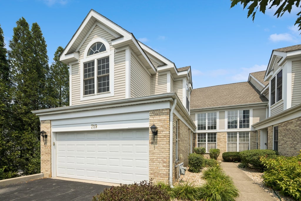 719 Citadel Drive, Westmont