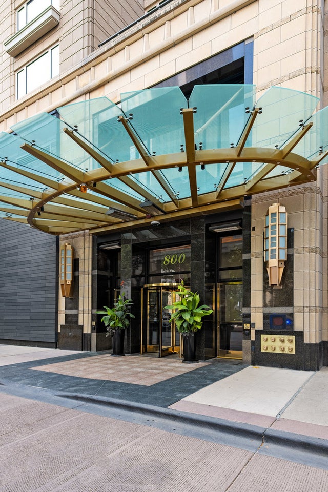 800 North Michigan Avenue Ph64, Chicago