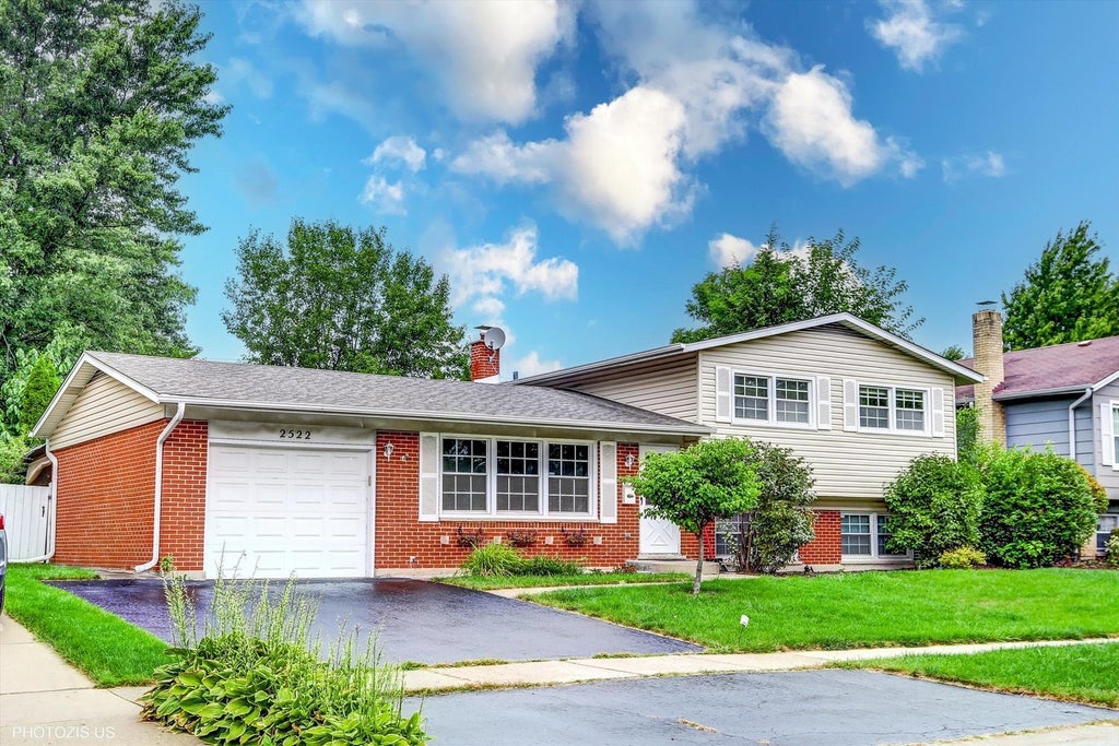 2522 North Chestnut Avenue, Arlington Heights