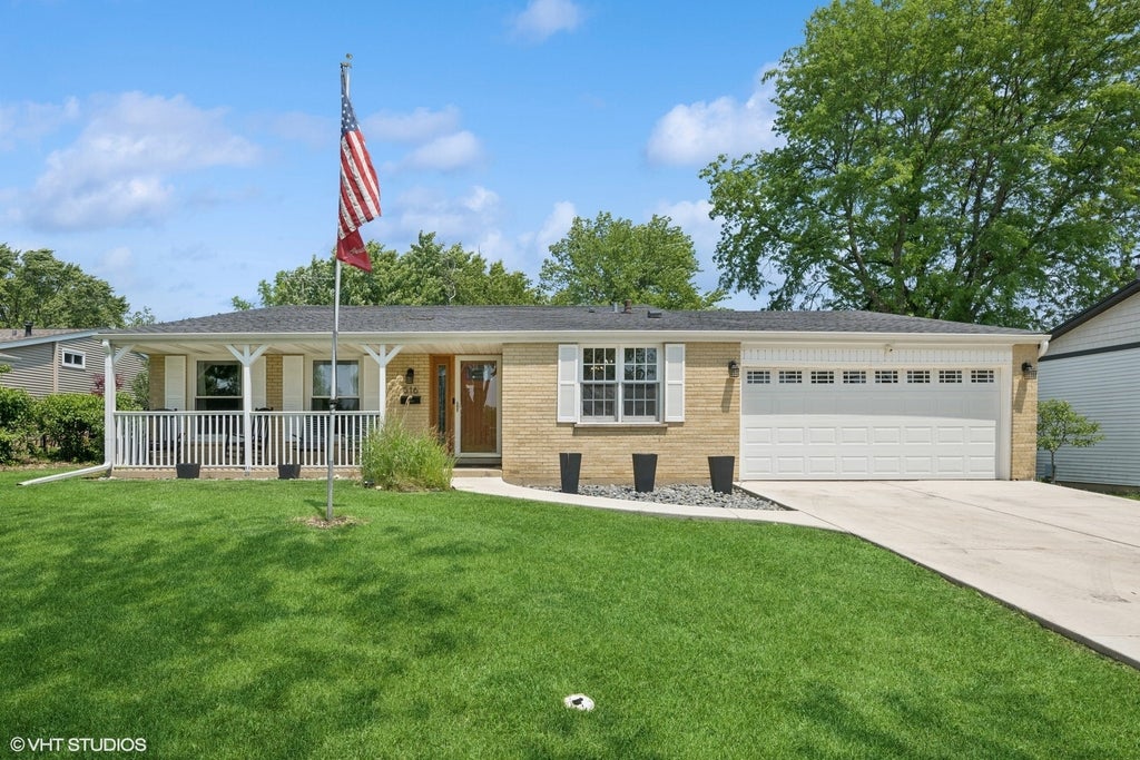 516 West Weathersfield Way, Schaumburg
