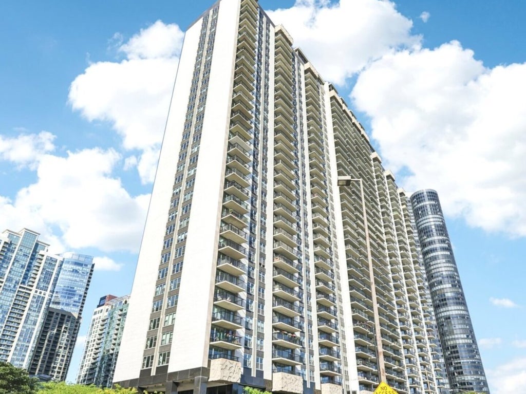 400 East Randolph Street 1119-20, Chicago, 60601