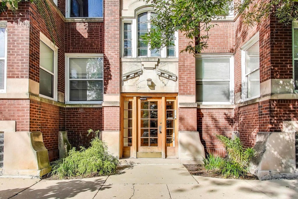 4544 North Sacramento Avenue 2, Chicago, 60625