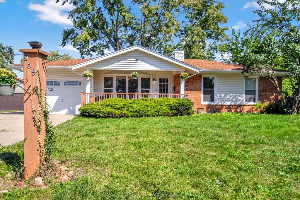 959 Ridge Avenue, Elk Grove Village