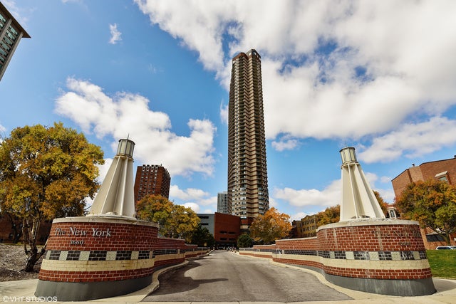 3660 North Lake Shore Drive 3301, Chicago, 60613