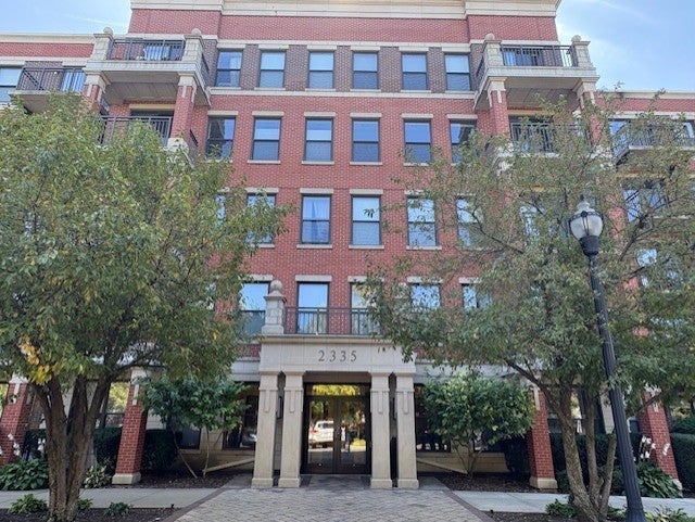 2335 West Belle Plaine Avenue 508, Chicago, 60618
