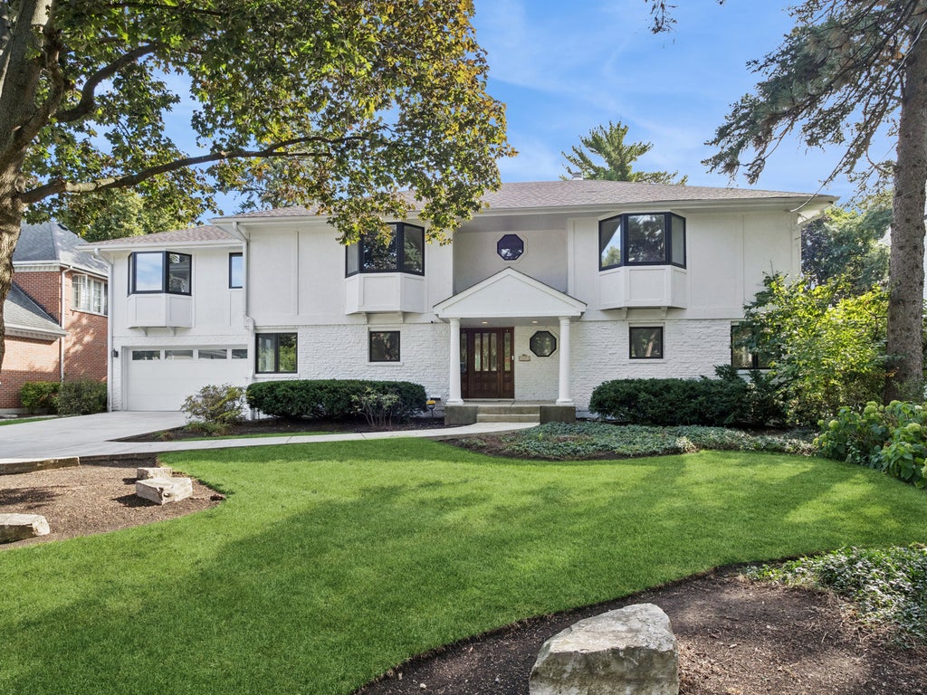 171 Sunset Avenue, Glen Ellyn