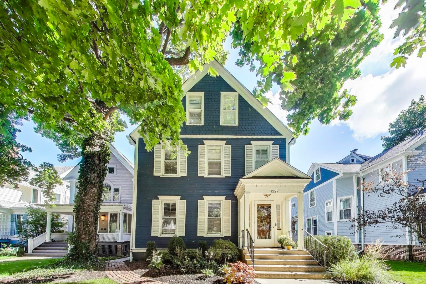 Photo of Listing #12483800