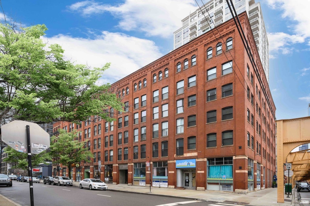 225 West Huron Street 403, Chicago