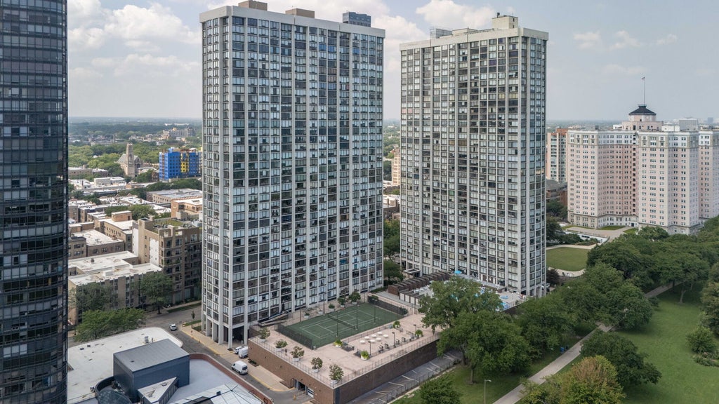 5445 North Sheridan Road 712, Chicago, 60640