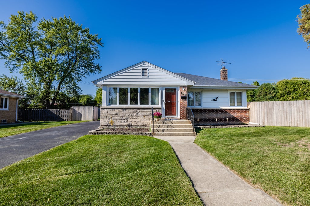 1615 West Johanna Terrace, Arlington Heights