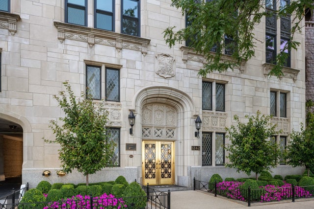 1242 North Lake Shore Drive 4n, Chicago