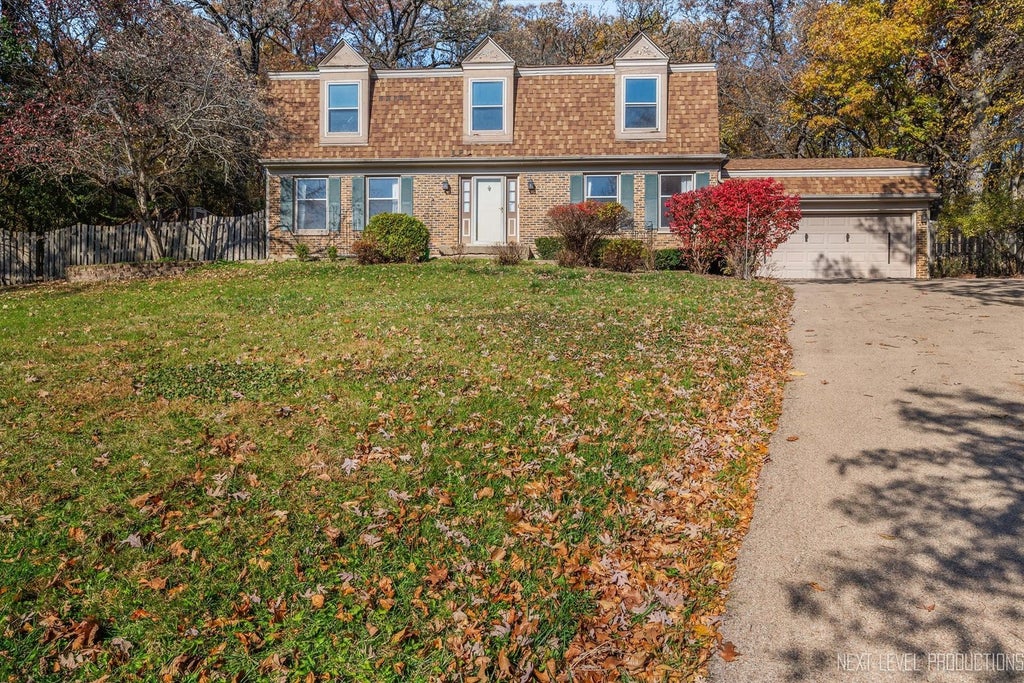 40w440 Winchester Way, St. Charles