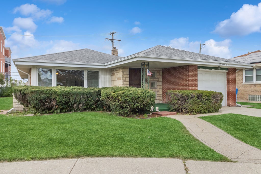 5704 North Ozark Avenue, Chicago