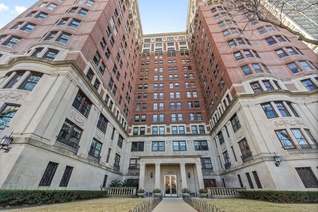 5000 North Marine Drive 12d, Chicago