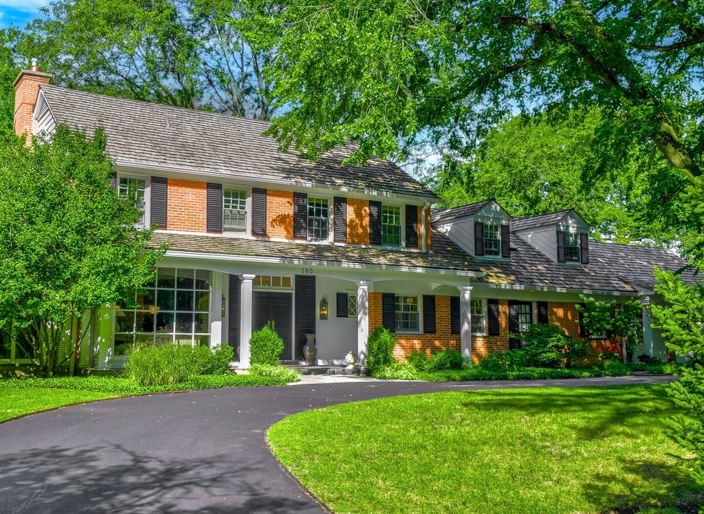180 Apple Tree Road, Winnetka