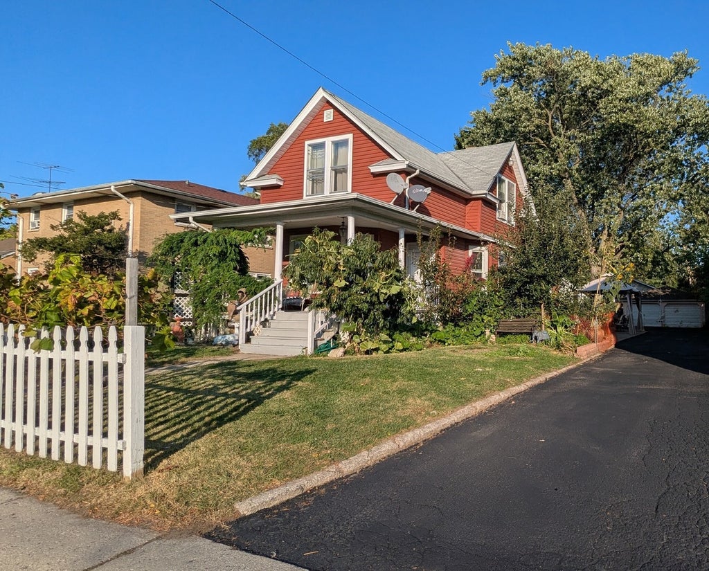 23 North Jackson Street, Waukegan