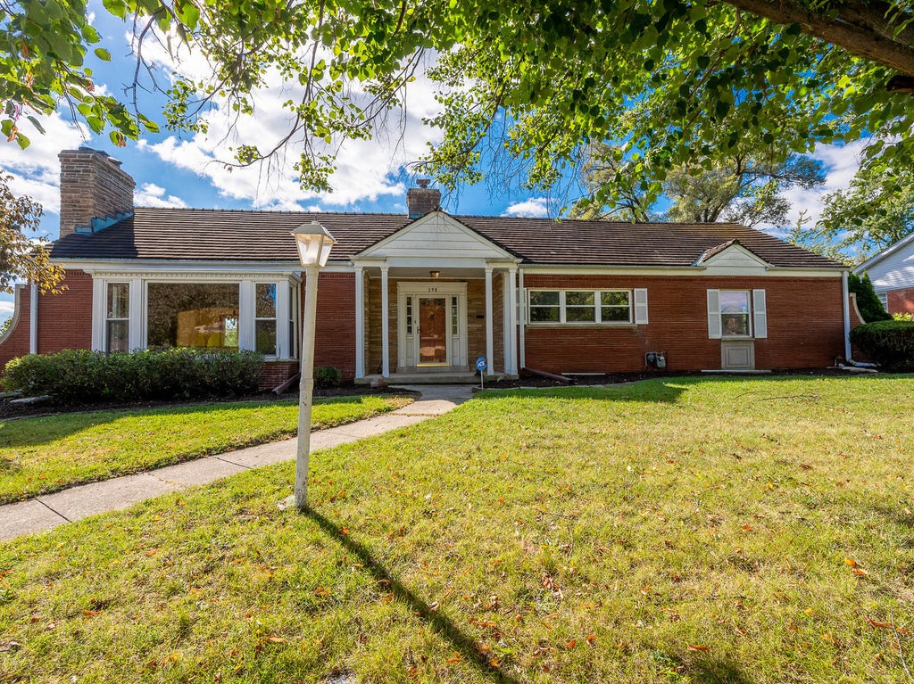 258 West Highland Drive, Chicago Heights