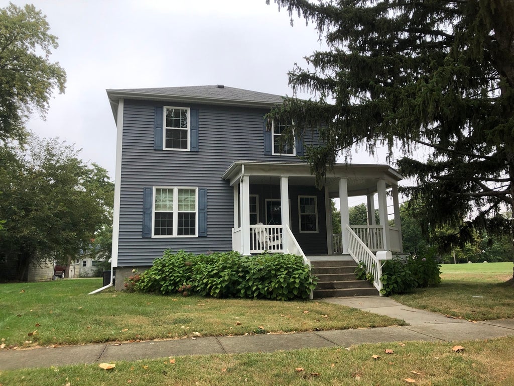 321 North Quincy Street, Clinton