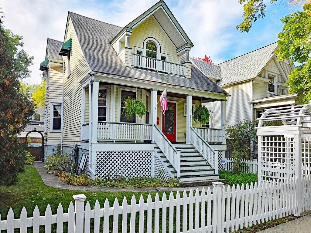 4106 North Avers Avenue, Chicago