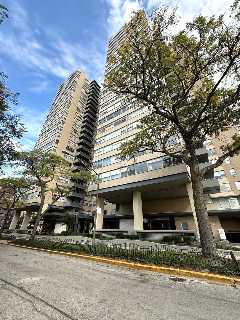 6301 North Sheridan Road 19v, Chicago, 60660
