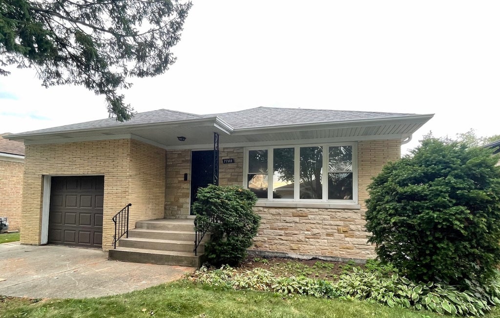 7700 North Neva Avenue, Niles