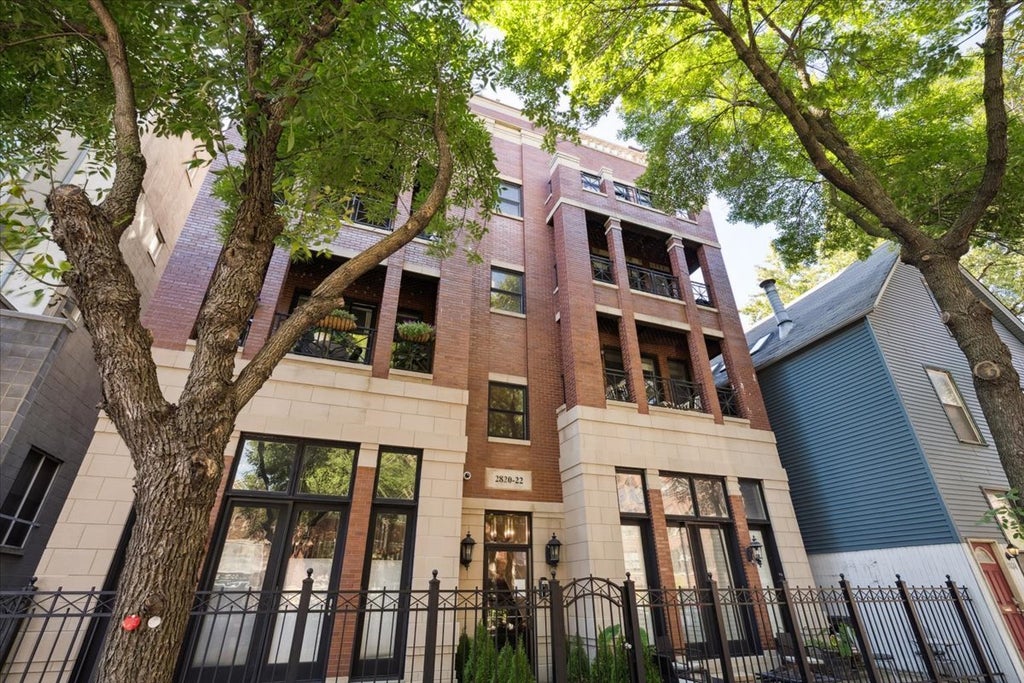 2820 North Sheffield Avenue 4n, Chicago