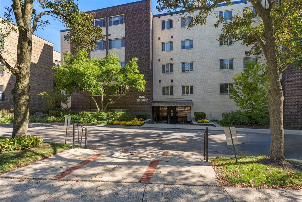 835 Ridge Avenue 207, Evanston, 60202