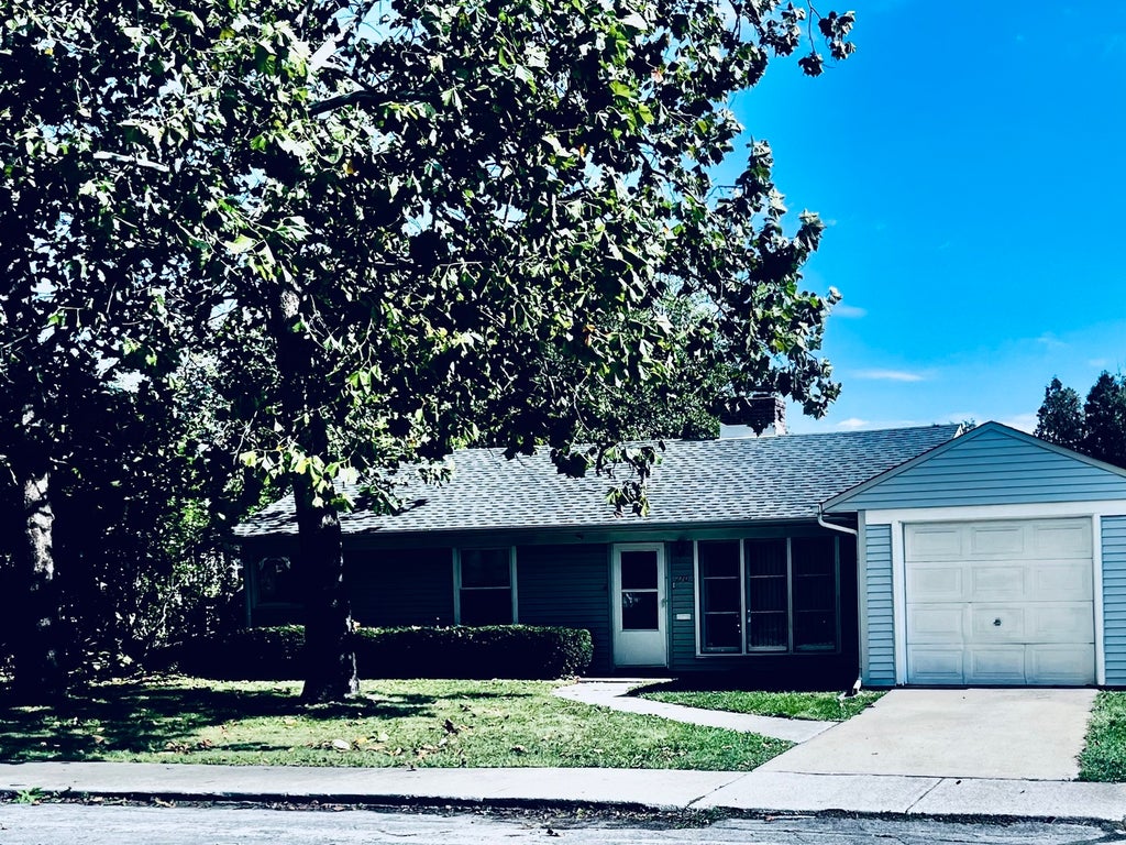 270 Minocqua Street, Park Forest