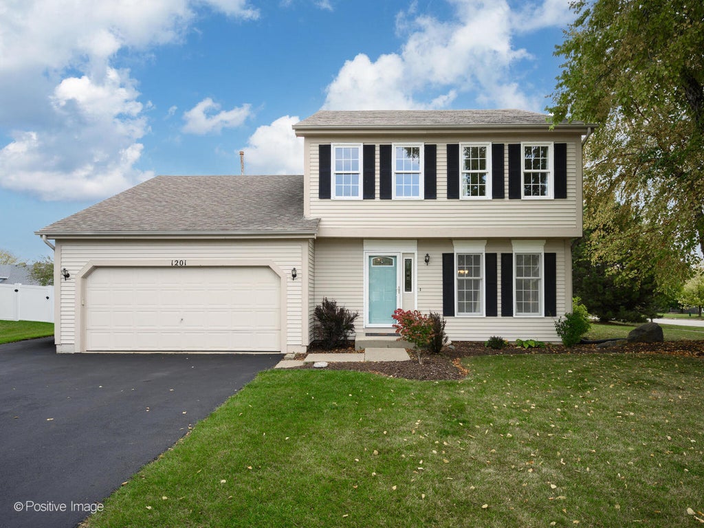 1201 Boxwood Drive, Crystal Lake