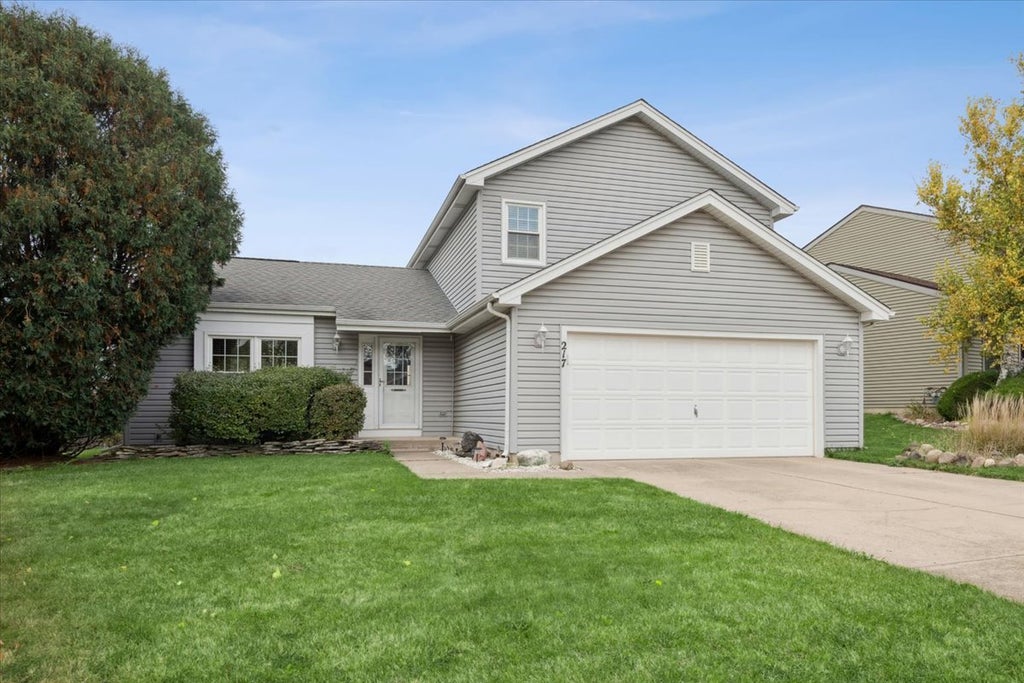 217 Barnwood Trail, McHenry