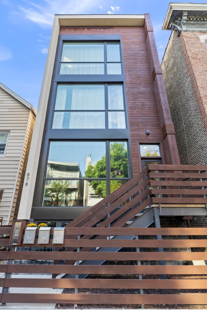 878 North Marshfield Avenue 1, Chicago