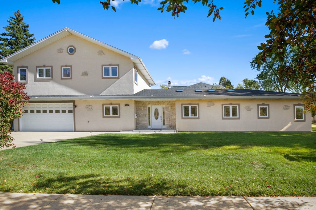 227 South Walnut Lane, Schaumburg