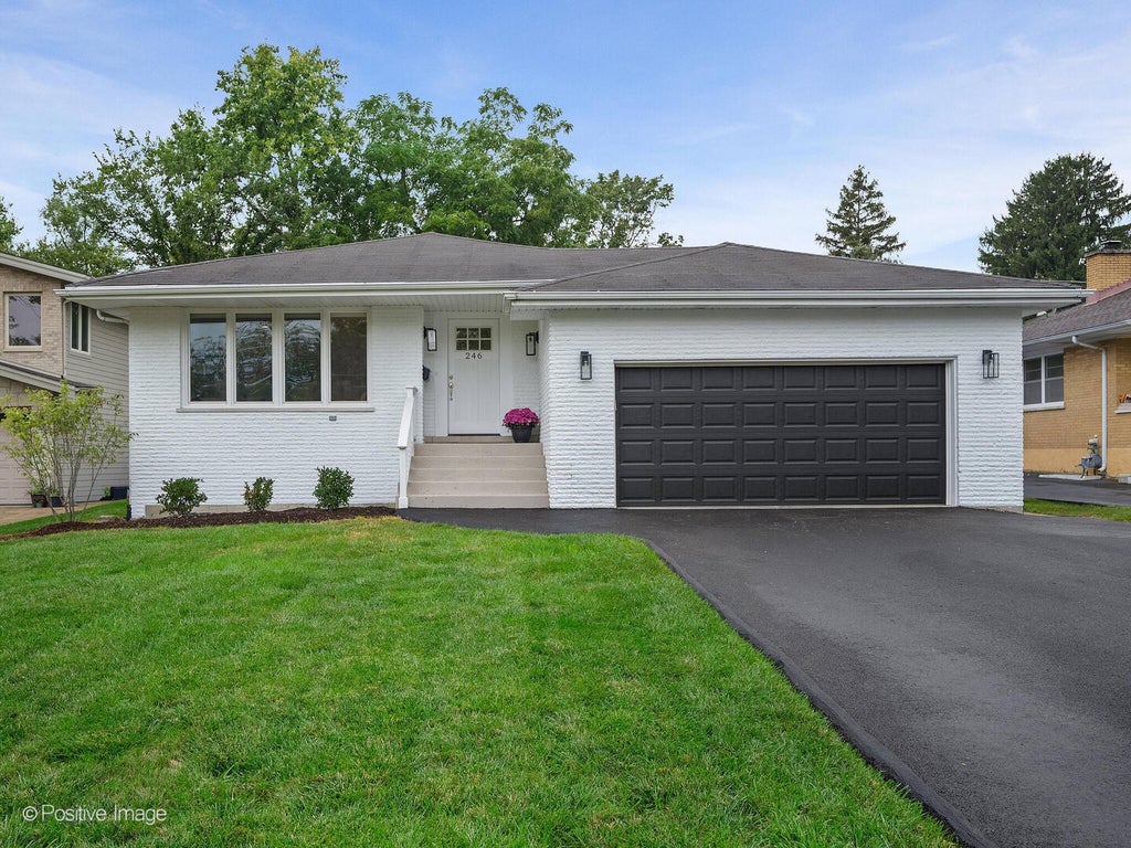 246 North Jackson Road, Clarendon Hills