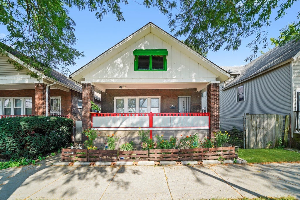 2016 East 93rd Street, Chicago