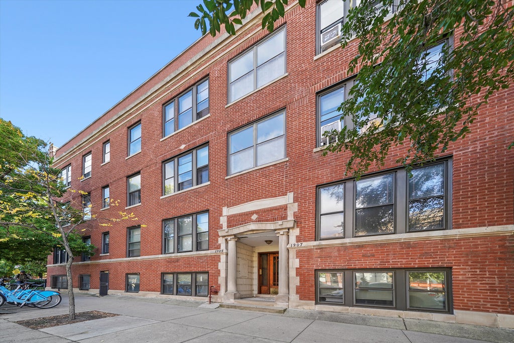 1907 West Montrose Avenue 2, Chicago, 60613
