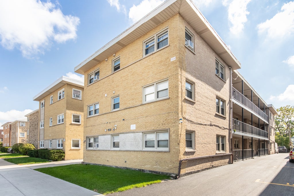 6733 West Irving Park Avenue 2b, Chicago