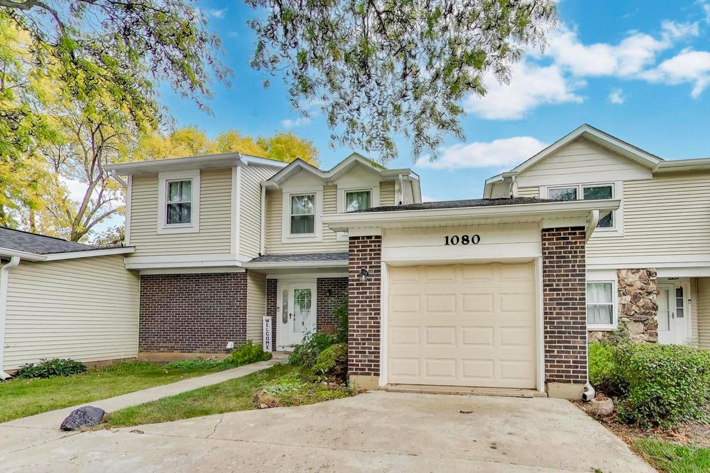 1080 Colony Lake Drive, Schaumburg