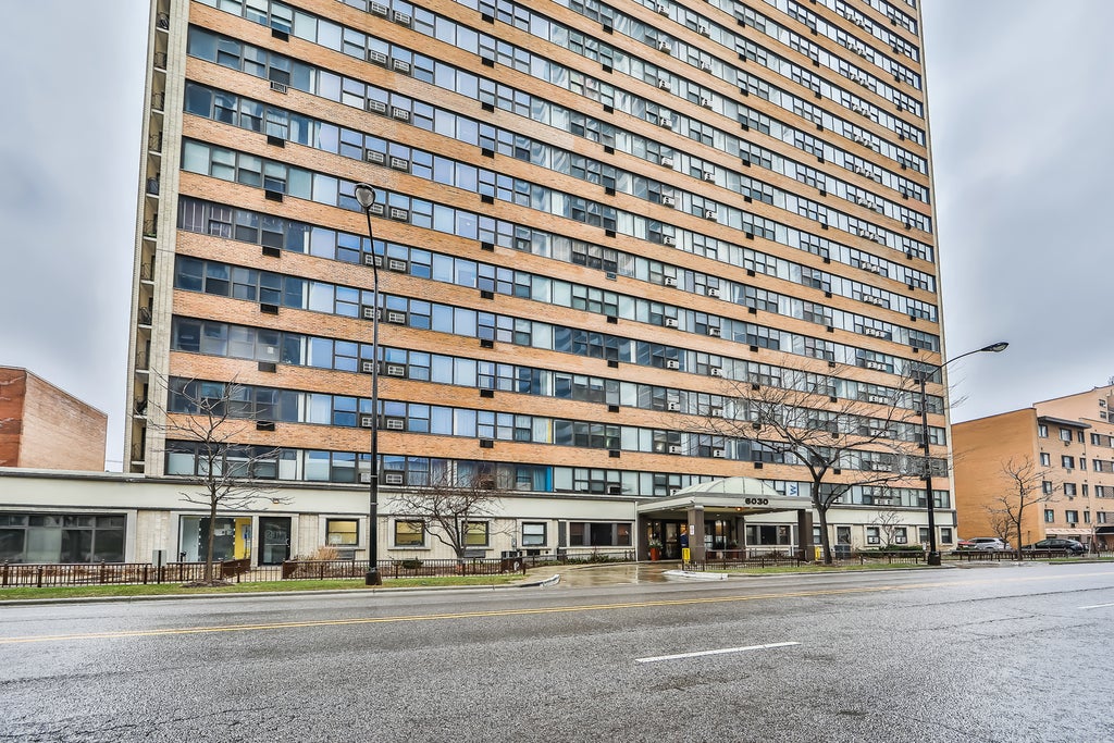 6030 North Sheridan Road 412, Chicago