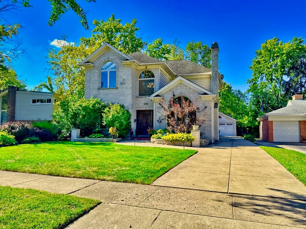 1326 Sherwood Road, Highland Park, 60035
